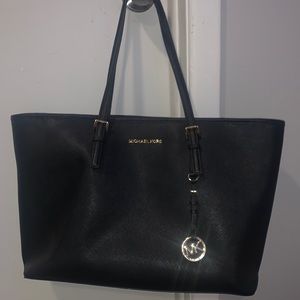 Michael Kors Jet Set Travel Bag (Medium)